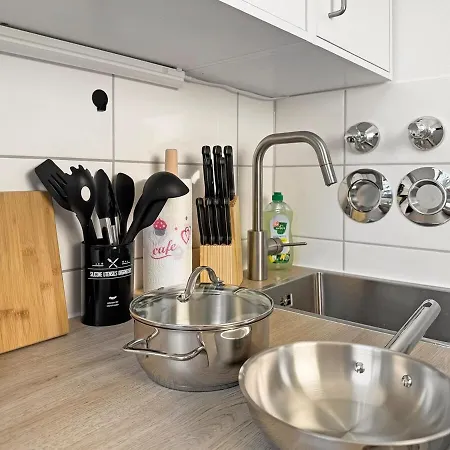 Cozy And Centrally Located In List 2 Beds And Kitchen Hanóver