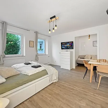 Cozy And Centrally Located In List 2 Beds And Kitchen