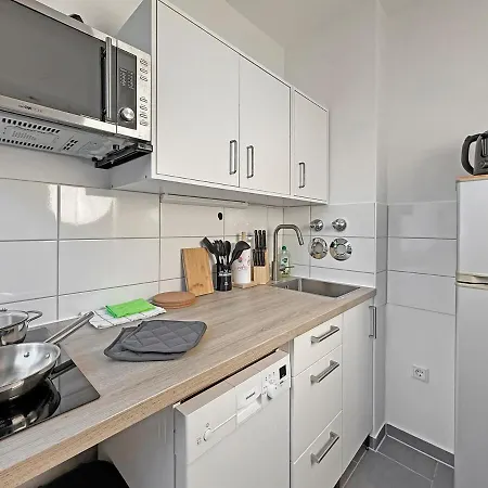 Cozy And Centrally Located In List 2 Beds And Kitchen